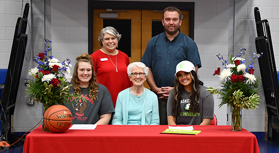 Cloe Messer, Dr. Karen Bowyer, Caroline Singleton, Larenda Fultz and Chad Kline